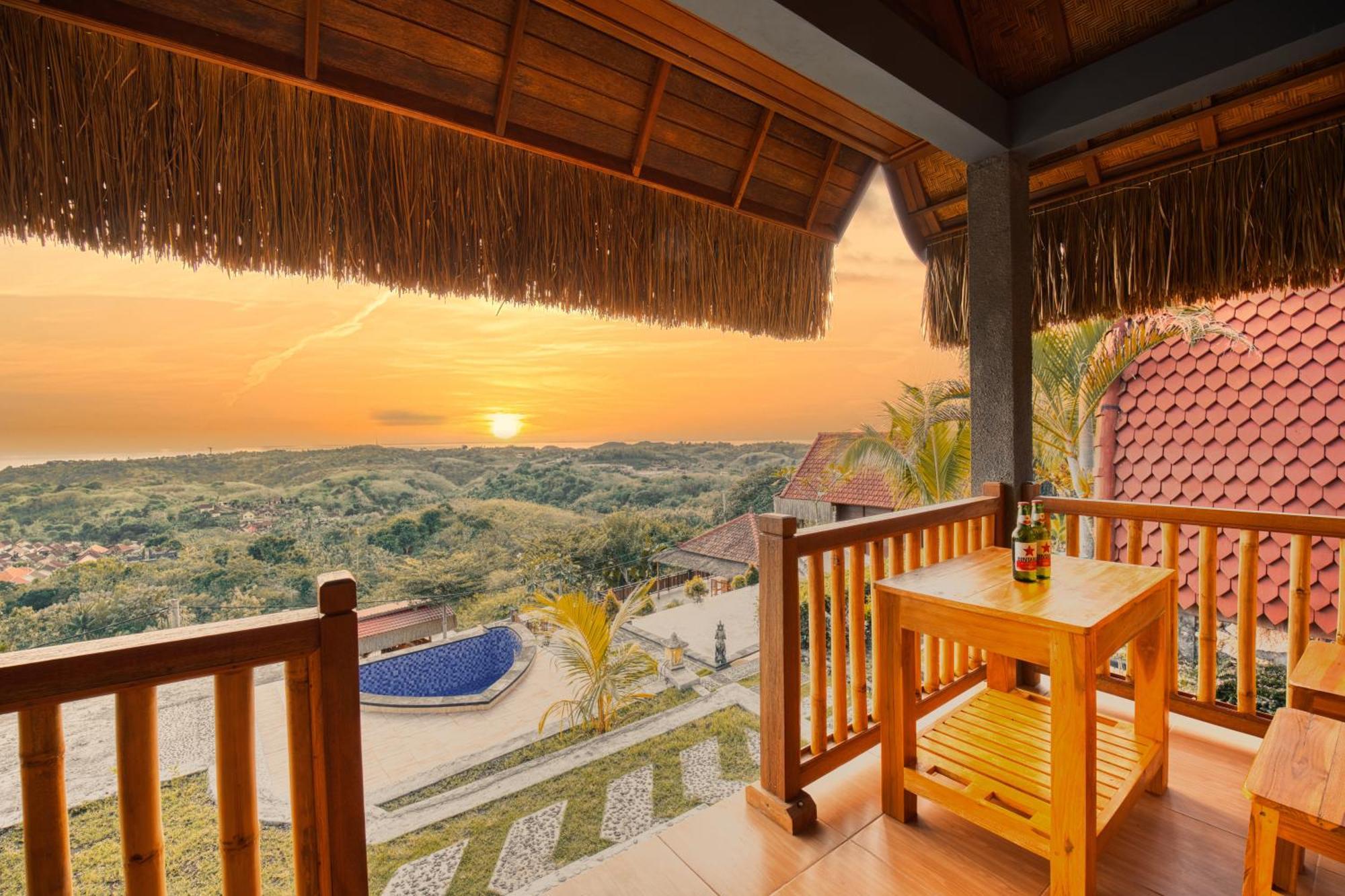 Sebuluh Sunset Hill Hotel Batumadeg ภายนอก รูปภาพ