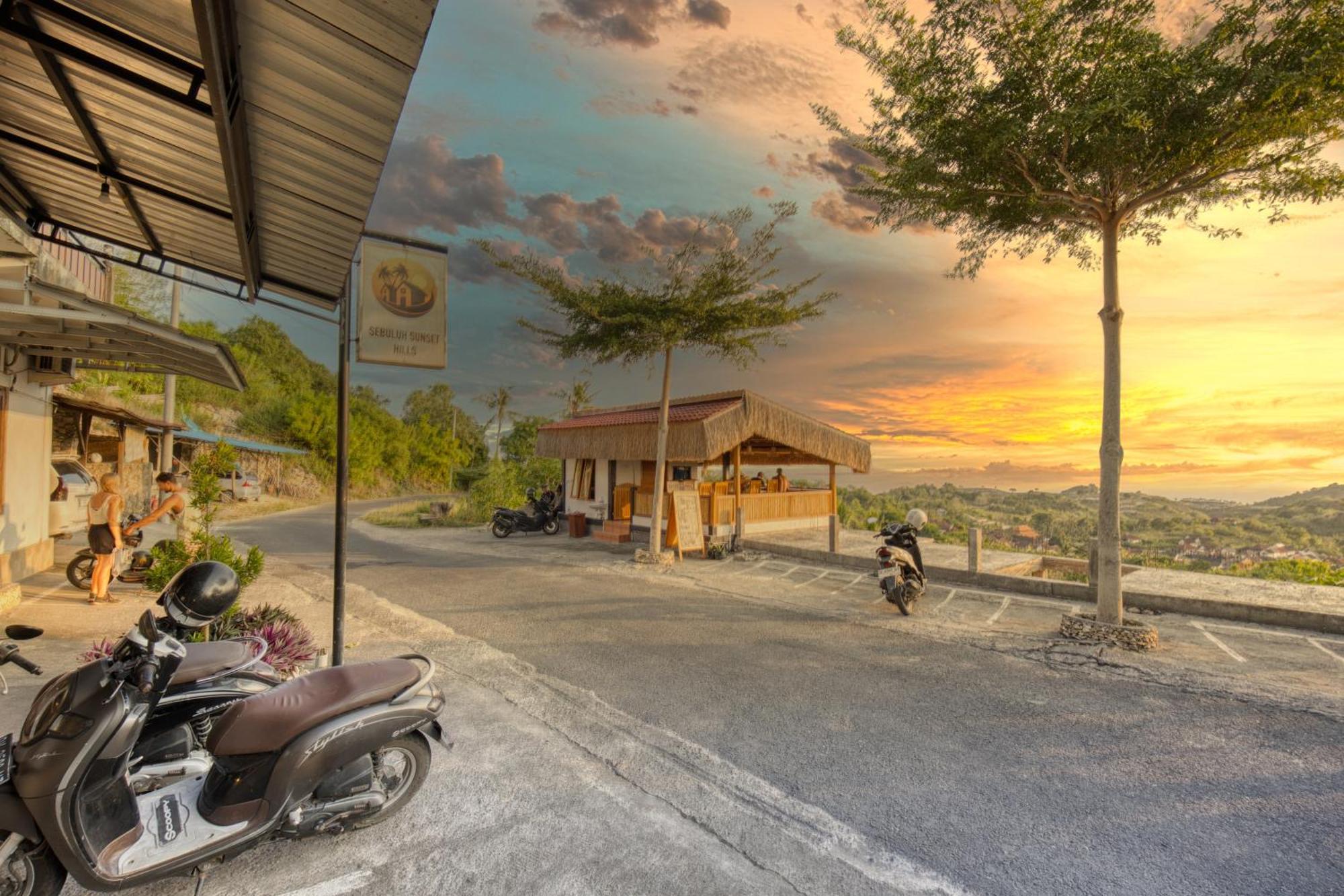 Sebuluh Sunset Hill Hotel Batumadeg ภายนอก รูปภาพ